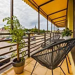 Apartament Center *